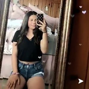 Meet your Posher, Janelle